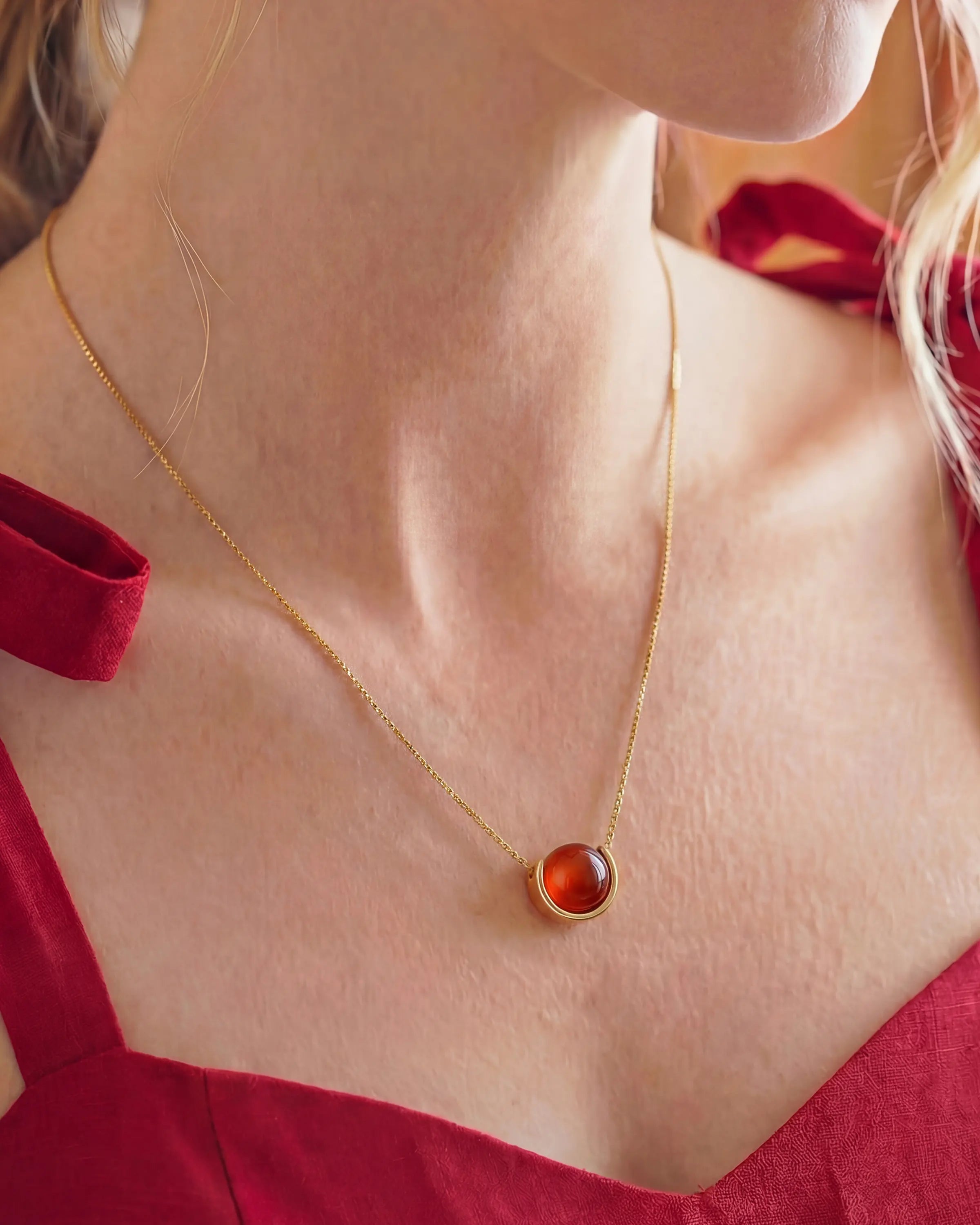 Red Agate U-Shape Gold Necklace – Vitality & Courage