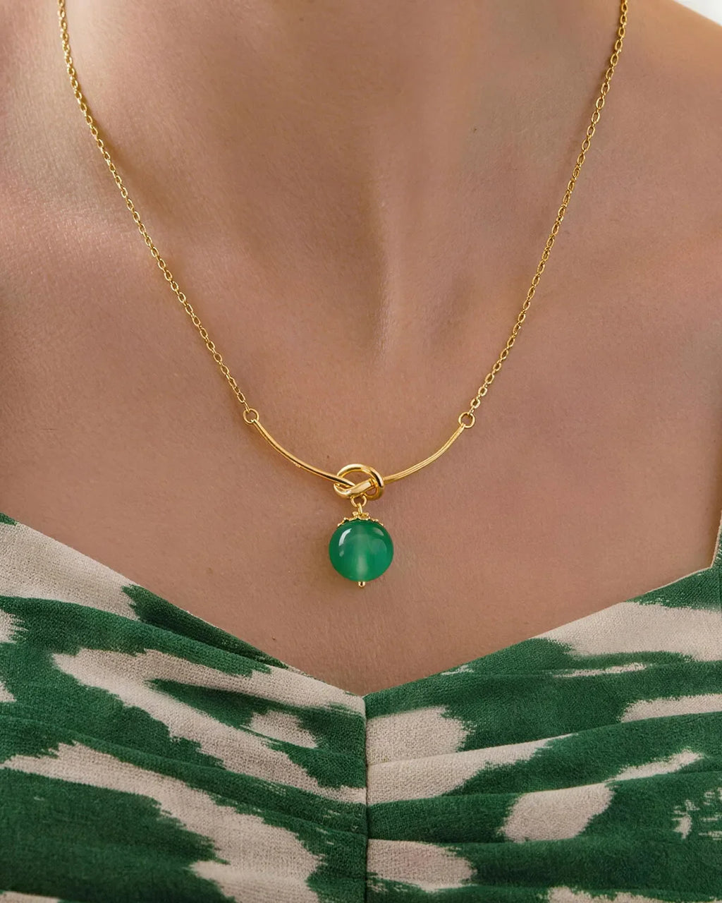 green agate pendant necklace