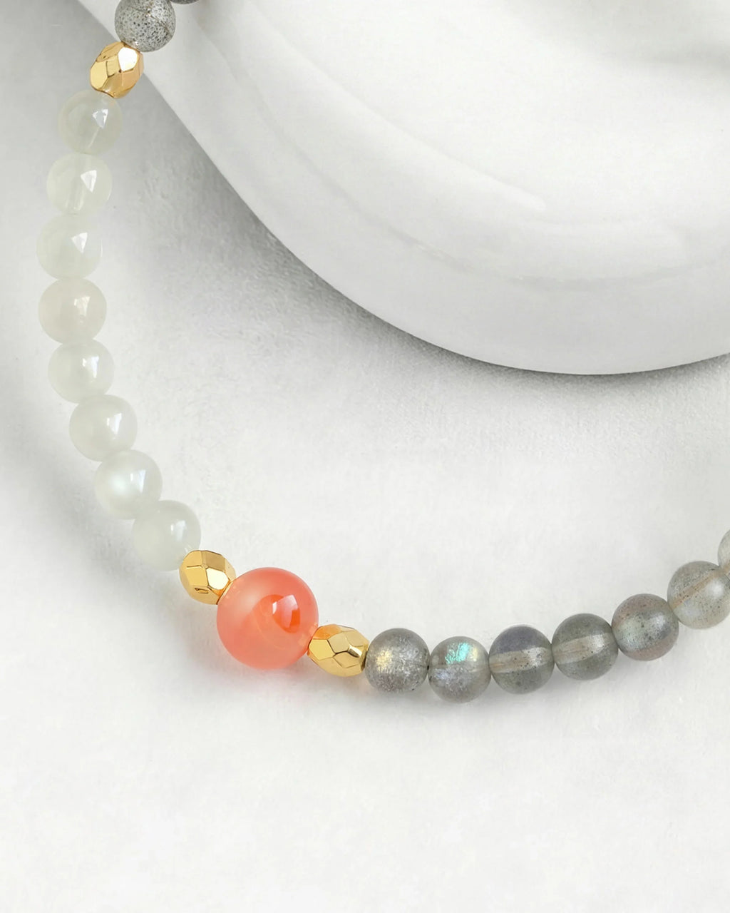 Moonstone Red Agate Gold Bracelet – Purity & New Beginnings
